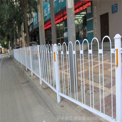 营口市政护栏应用与工程护栏损耗率分析 兼论游泳池隔离栏与金属护栏选型